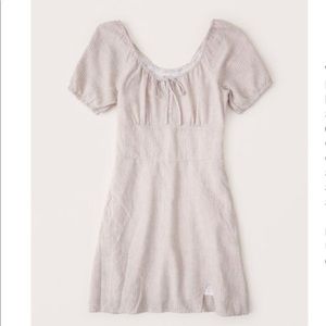 a&f pink and white short sleeve dress 🌾